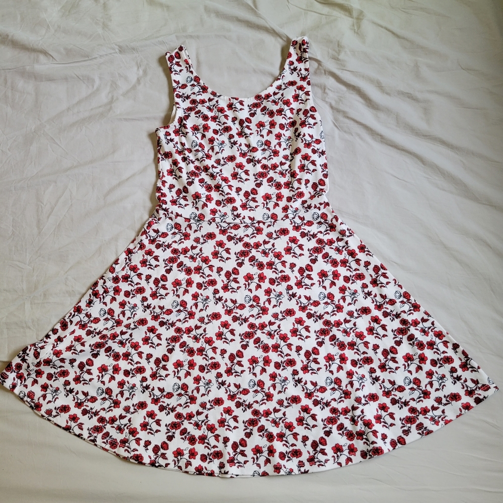 Divided Skater Dress with Red Floral Pattern Size 8